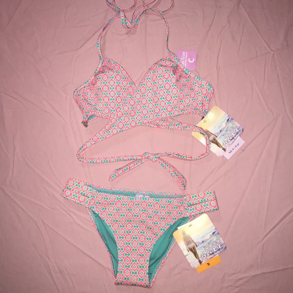 Swimwear Set - Picture 3 of 8